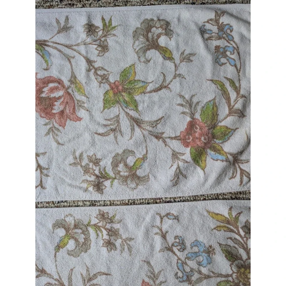 2 Vintage Floral Hand towels Springmaid Made USA Flowers Vines Leaves White
